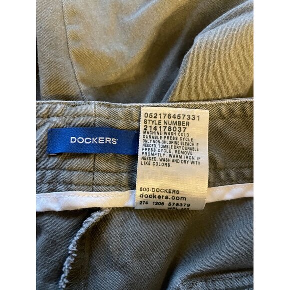 Dockers Women's Size 12 Olive Green Cargo Shorts Mid Rise favorite Utility Y2K - Picture 6 of 6